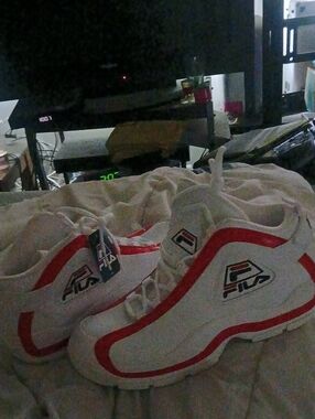 Fila Grant Hill 2 White Sneakers with Red Trim